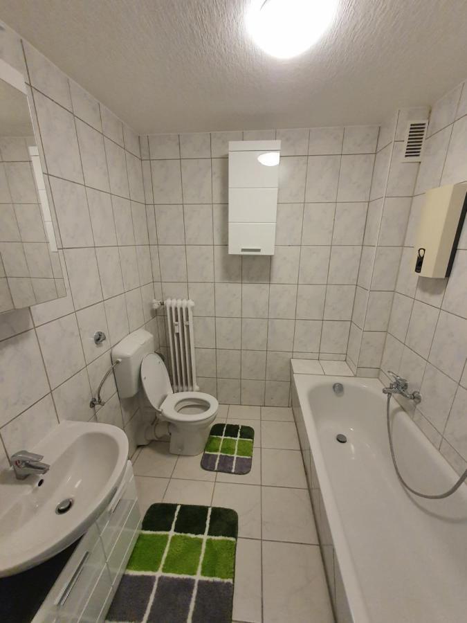 Ferienwohnung Schlossstrasse Essen Esterno foto